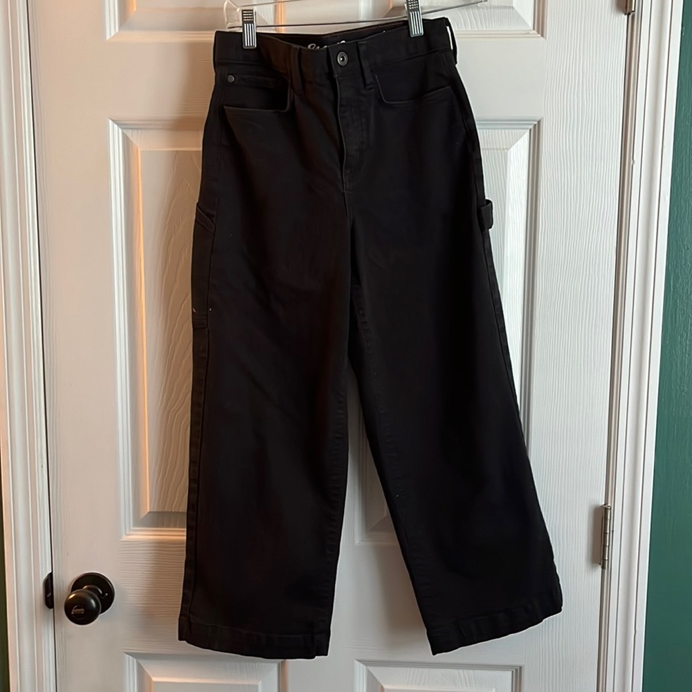 Eddie Bauer high rise crop cargo pants